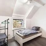 Am Südwall Rechts – Modern, Geräumig&familienfreundlich *