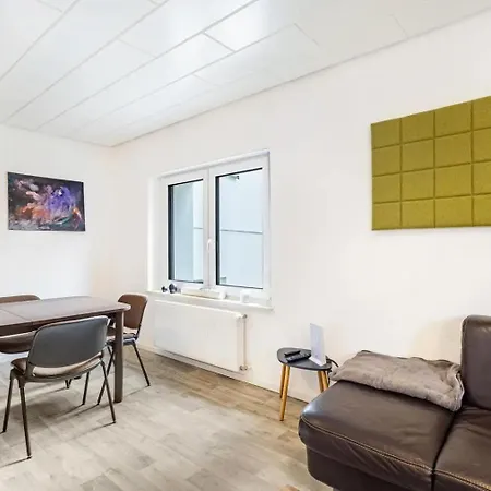 Am Suedwall Rechts - Modern, Geraeumig & Familienfreundlich