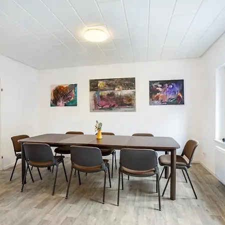 Dom wakacyjny Am Suedwall Rechts - Modern, Geraeumig & Familienfreundlich *