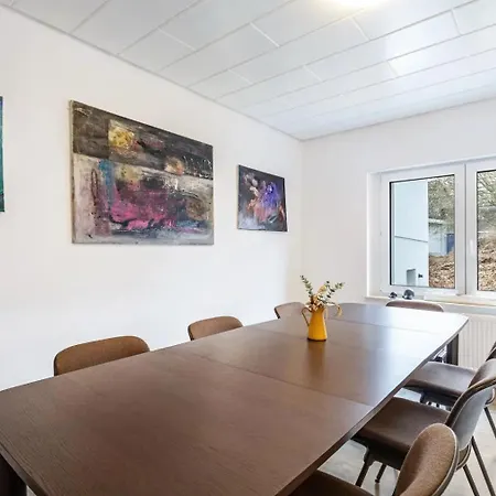 Am Suedwall Rechts - Modern, Geraeumig & Familienfreundlich *