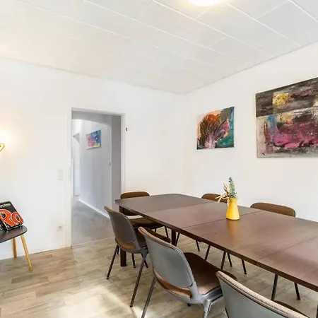 Dom wakacyjny Am Suedwall Rechts - Modern, Geraeumig & Familienfreundlich