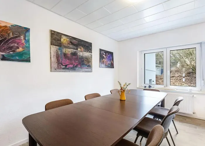 Am Suedwall Rechts - Modern, Geraeumig & Familienfreundlich *