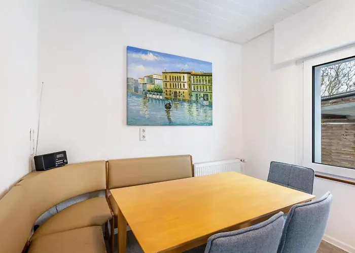 Dom wakacyjny Am Suedwall Rechts - Modern, Geraeumig & Familienfreundlich *