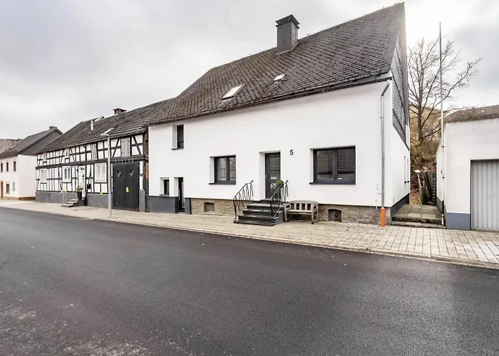 Am Suedwall Rechts - Modern, Geraeumig & Familienfreundlich Dom wakacyjny *